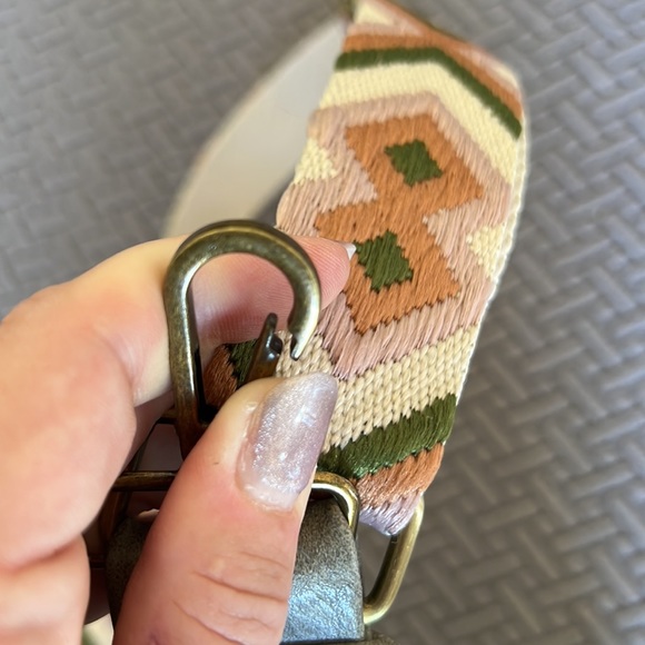 Practically new cross body bag - Picture 4 of 5